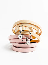 close-up-of-kamamuta-mingsha-yellow-and-ulan-pink-two-tone-dog-leash-on-white-background